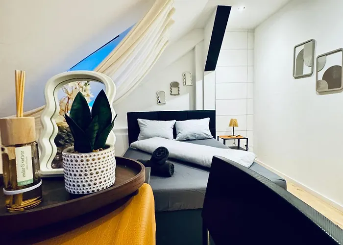 Apartman Comfortable 5-bedroom For 13 Near Train Station