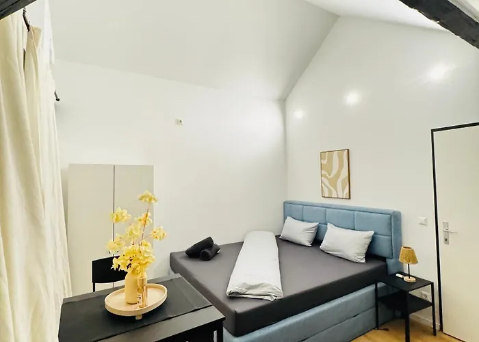 Comfortable 5-bedroom For 13 Near Train Station Apartman Bécs